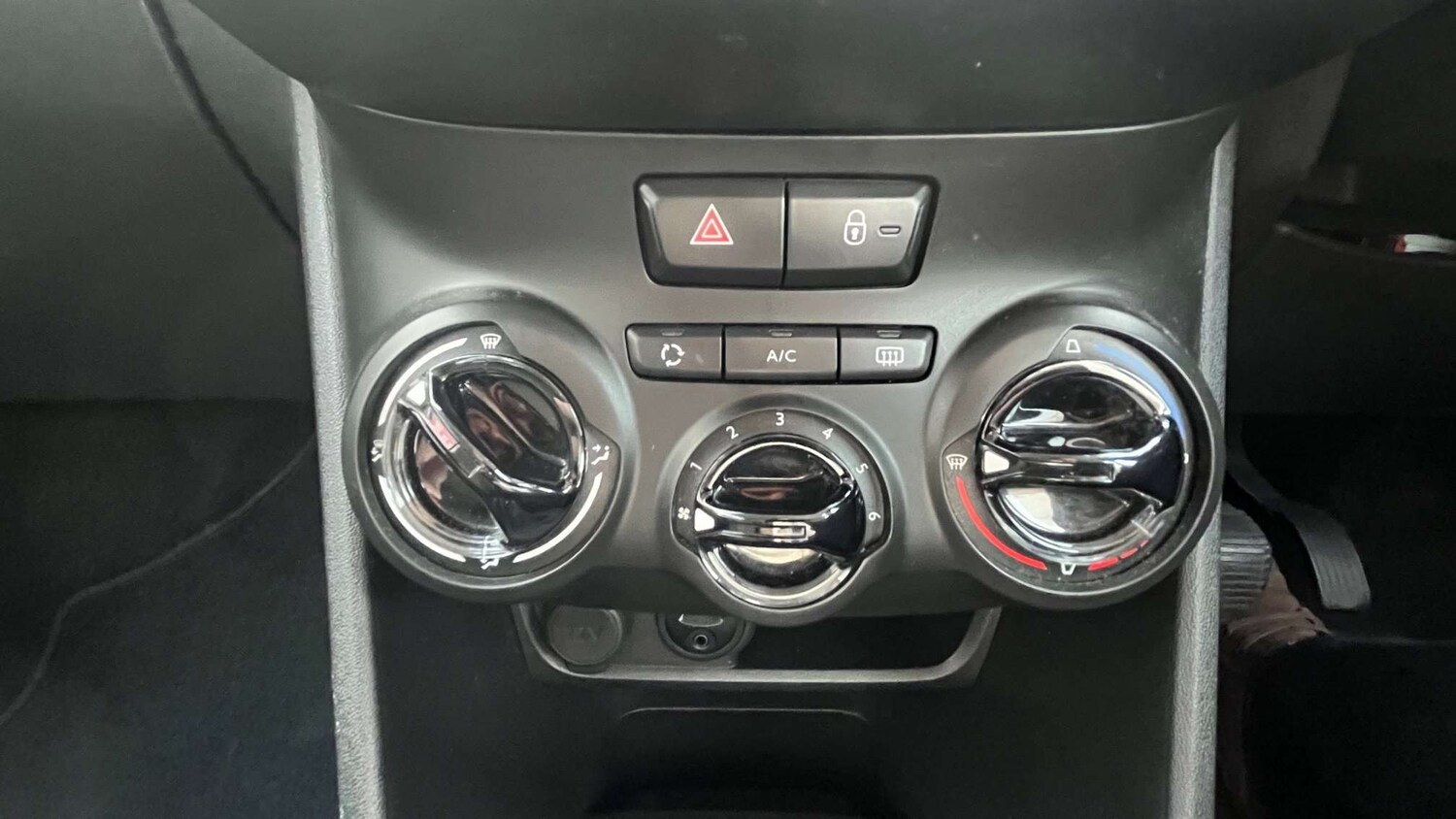 Used Peugeot 208 2017 for sale - 78052362: Photo 14