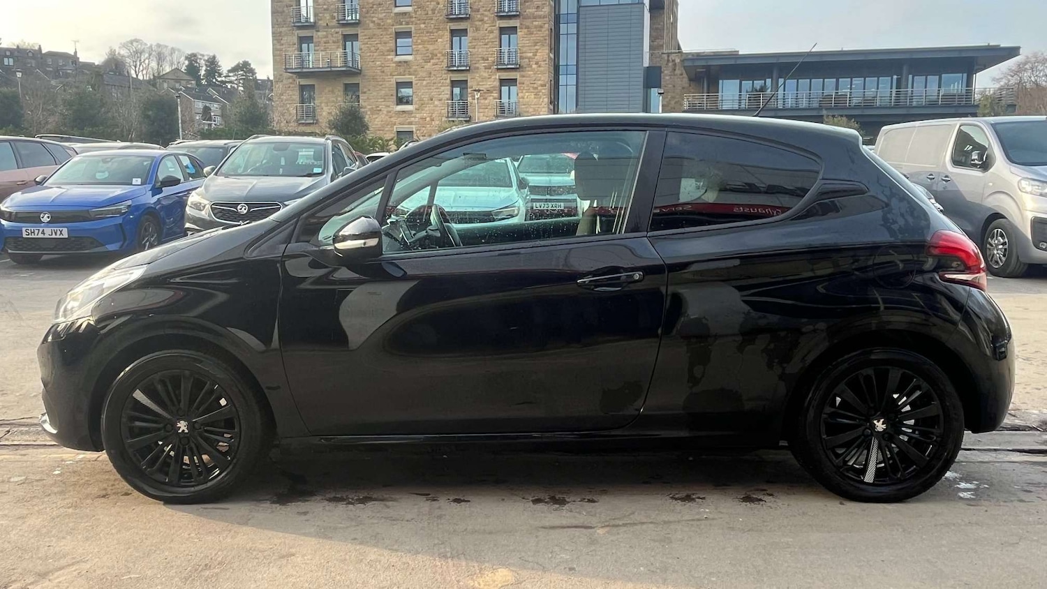 Used Peugeot 208 2017 for sale - 78052362: Photo 7