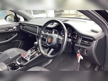 Used Porsche Macan 2022 for sale - 77858139: Photo