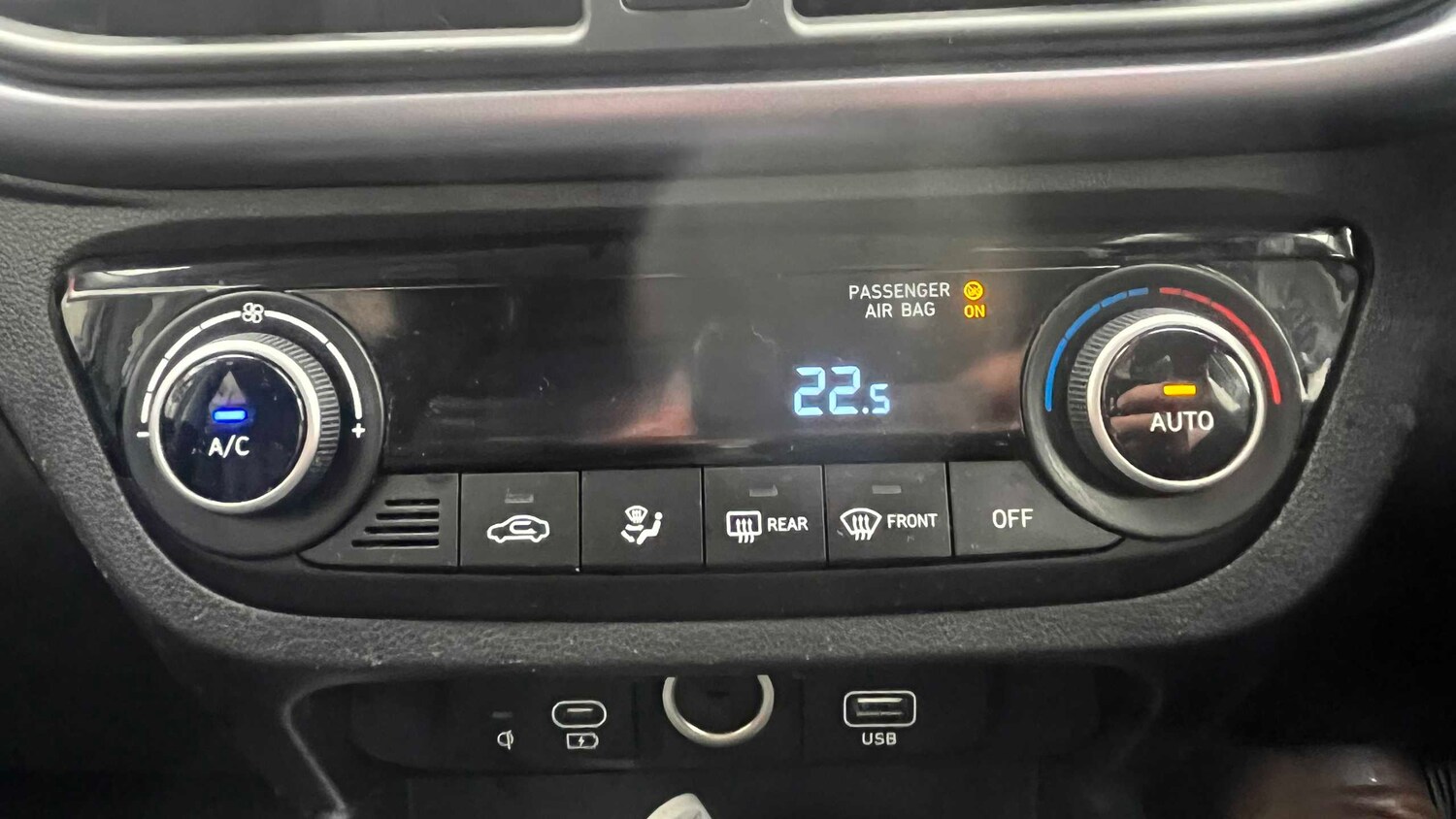 Used Hyundai i10 for sale - 77860577: Photo 27