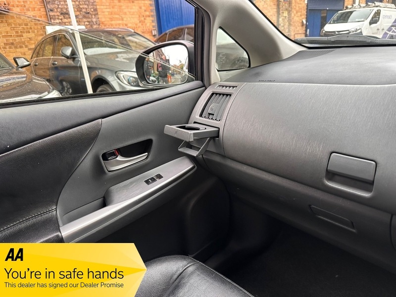 Used Toyota Prius+ 2014 for sale - 76510451: Photo 10