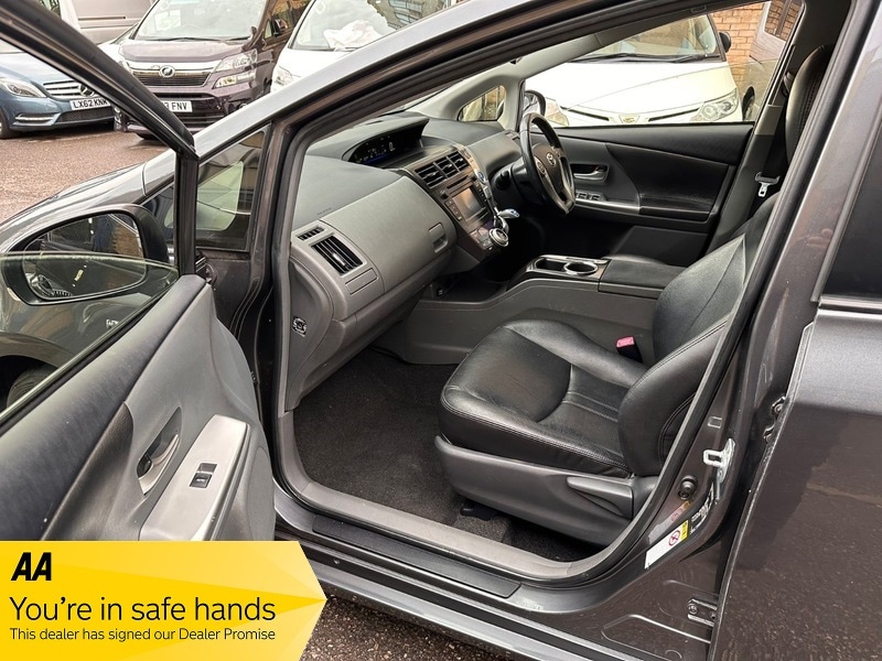 Used Toyota Prius+ 2014 for sale - 76510451: Photo 3