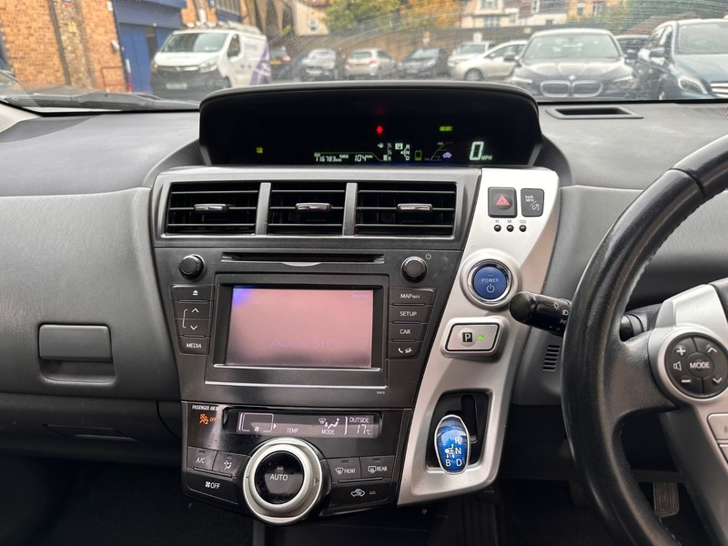 Used Toyota Prius+ 2014 for sale - 76510451: Photo 30