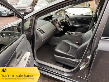 Used Toyota Prius+ 2014 for sale - 76510451: Photo