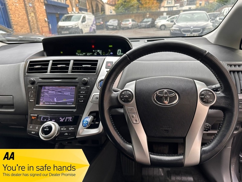 Used Toyota Prius+ 2014 for sale - 76510451: Photo 42