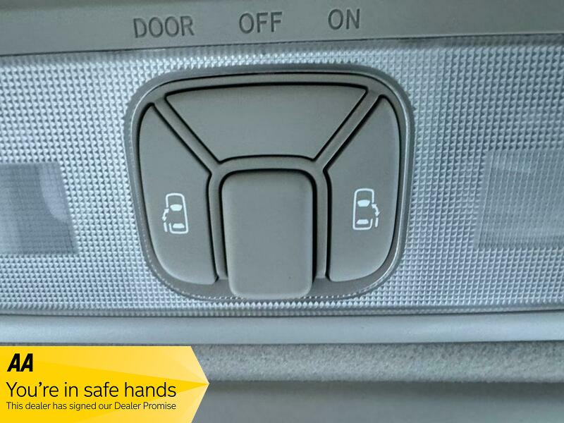 Used Toyota Estima 2011 for sale - 76296685: Photo 33