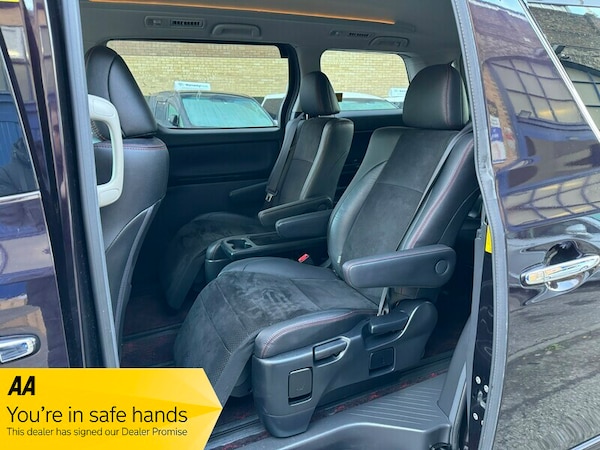 Used Toyota Vellfire 2013 for sale - 73048557: Photo 12