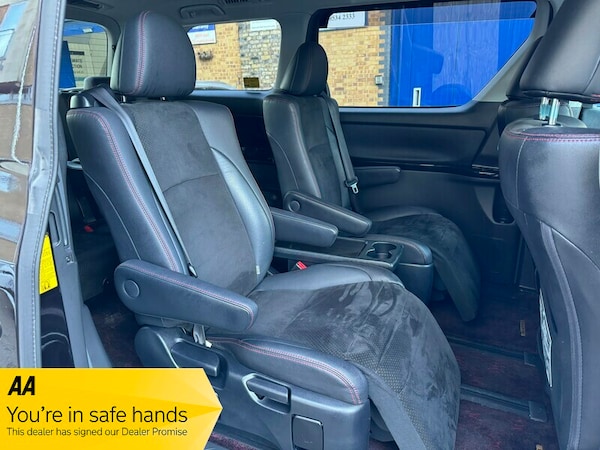 Used Toyota Vellfire 2013 for sale - 73048557: Photo 15