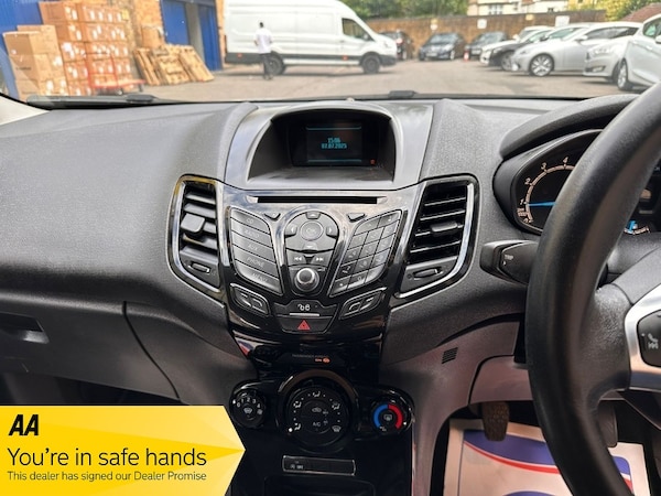 Used Ford Fiesta 2015 for sale - 75210408: Photo 11