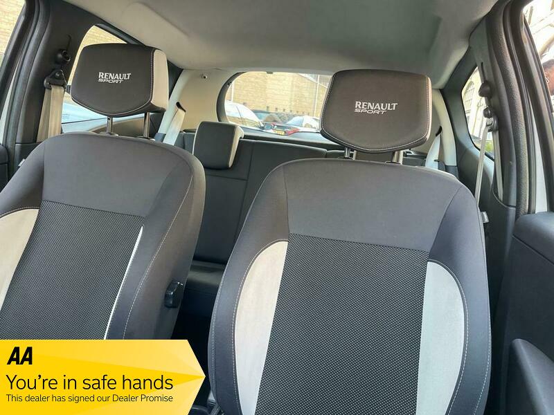 Used Renault Clio 2011 for sale - 76296662: Photo 11