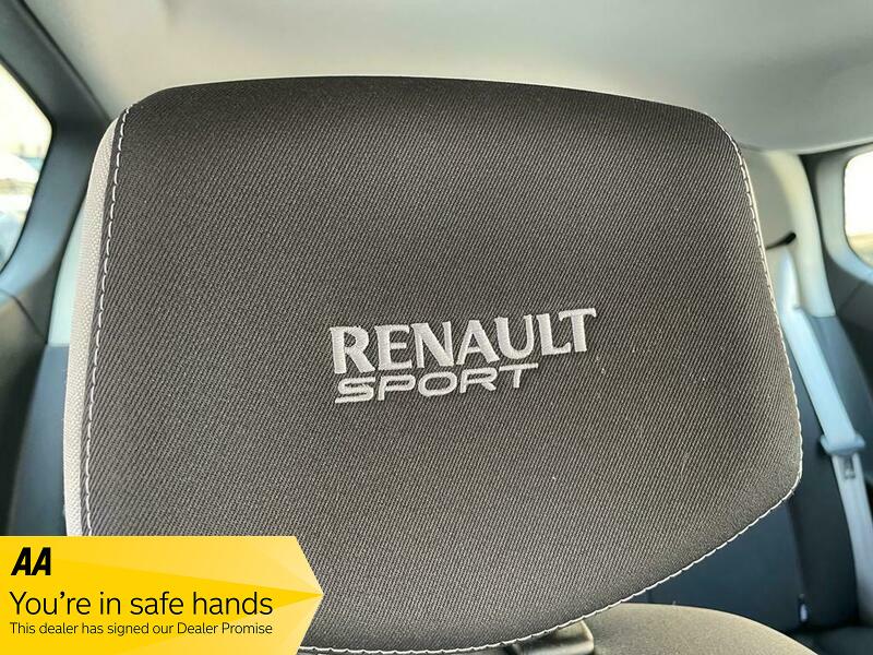 Used Renault Clio 2011 for sale - 76296662: Photo 17