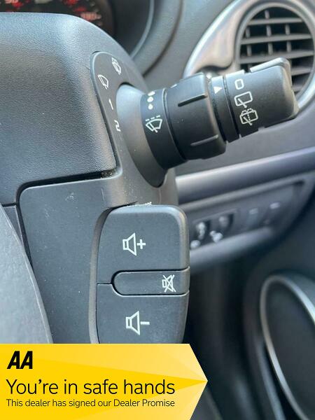 Used Renault Clio 2011 for sale - 76296662: Photo 26