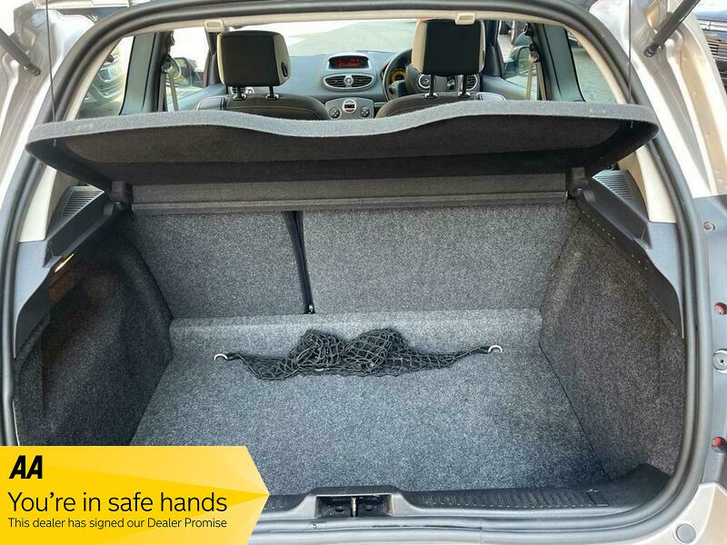 Used Renault Clio 2011 for sale - 76296662: Photo 30