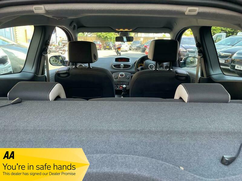 Used Renault Clio 2011 for sale - 76296662: Photo 32