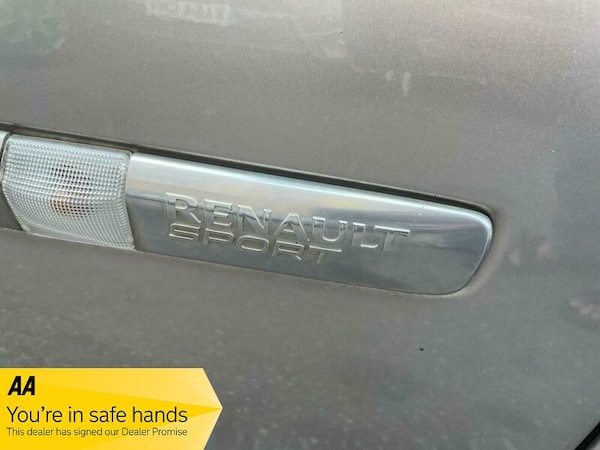 Used Renault Clio 2011 for sale - 67749779: Photo 18