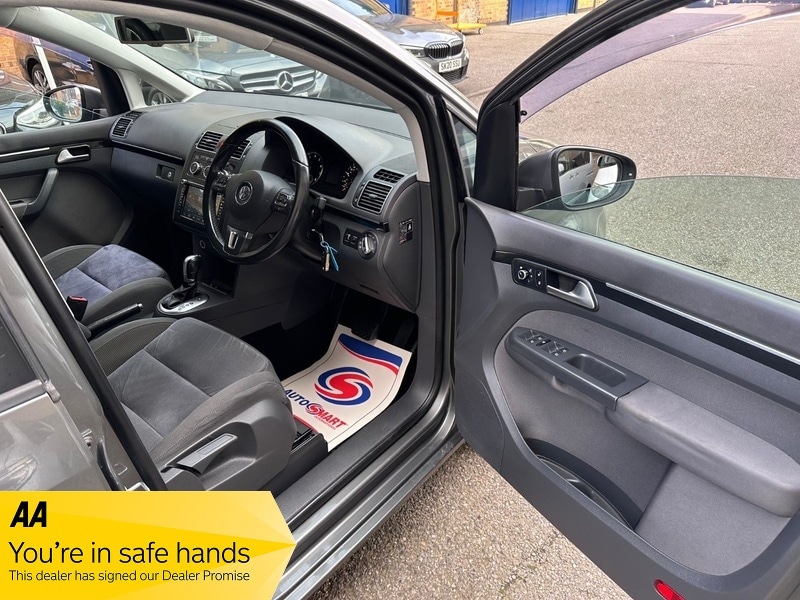 Used Volkswagen Touran 2014 for sale - 77836530: Photo 9