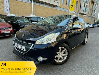 Used Peugeot 208 2015 for sale - 78414736: Photo