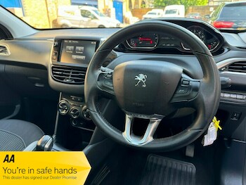 Used Peugeot 208 2015 for sale - 78414736: Photo