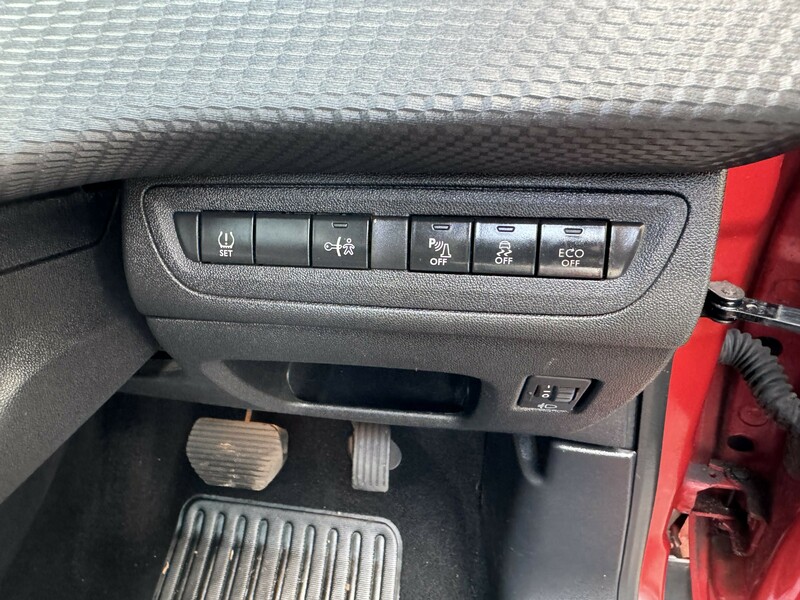 Used Peugeot 2008 2015 for sale - 76133083: Photo 25