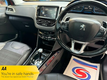 Used Peugeot 2008 2015 for sale - 76133083: Photo 4