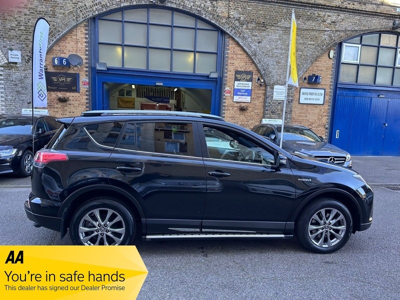 Used Toyota RAV4 2017 for sale - 77976857: Photo 16