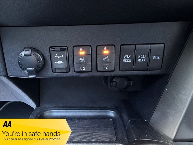 Used Toyota RAV4 2017 for sale - 77976857: Photo 28