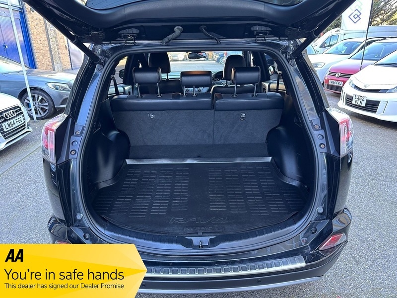 Used Toyota RAV4 2017 for sale - 77976857: Photo 34