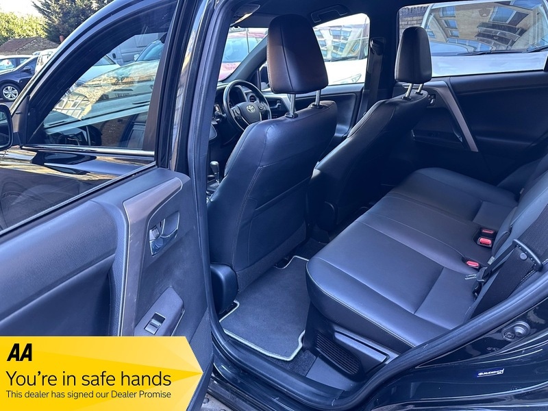 Used Toyota RAV4 2017 for sale - 77976857: Photo 38