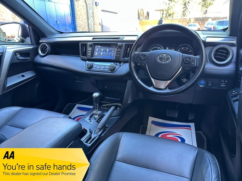 Used Toyota RAV4 2017 for sale - 77976857: Photo 9