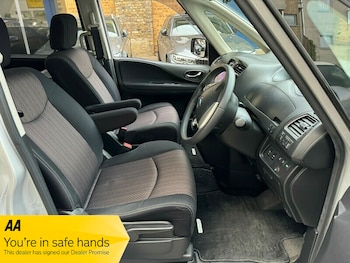 Used Nissan Serena undefined for sale - 76069356: Photo