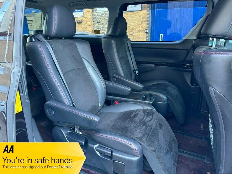 Used Toyota Vellfire 2024 for sale - 76296678: Photo 15