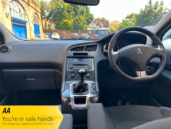 Used Peugeot 5008 2016 for sale - 79518871: Photo