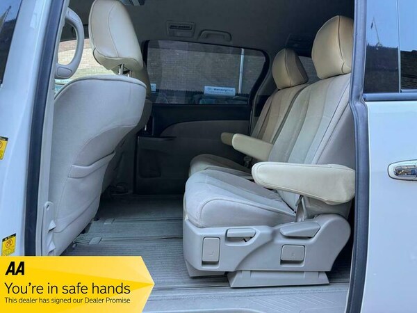 Used Toyota Estima 2011 for sale - 69736510: Photo 16