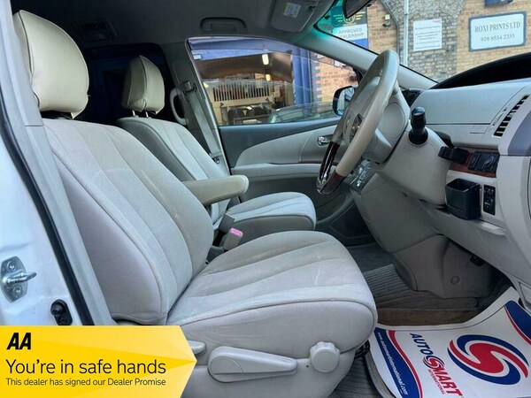 Used Toyota Estima 2011 for sale - 69736510: Photo 8
