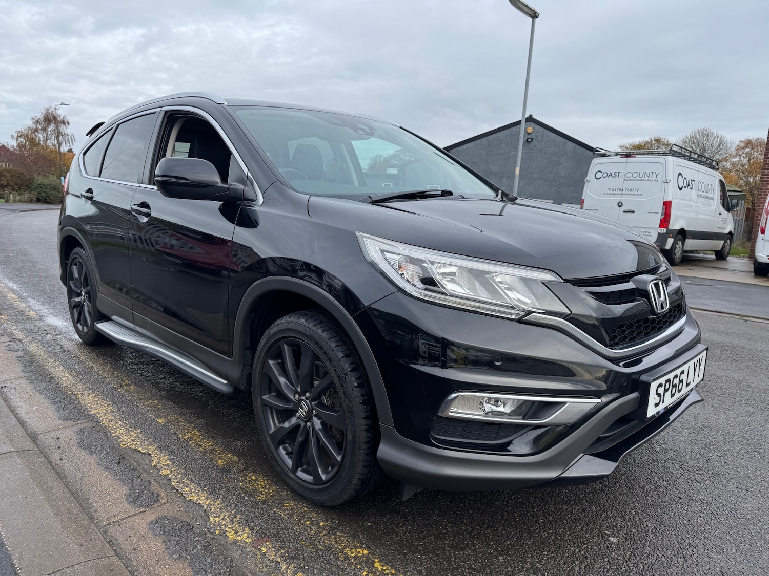 Used Honda CR-V 2016 for sale - 76542324: Photo 2