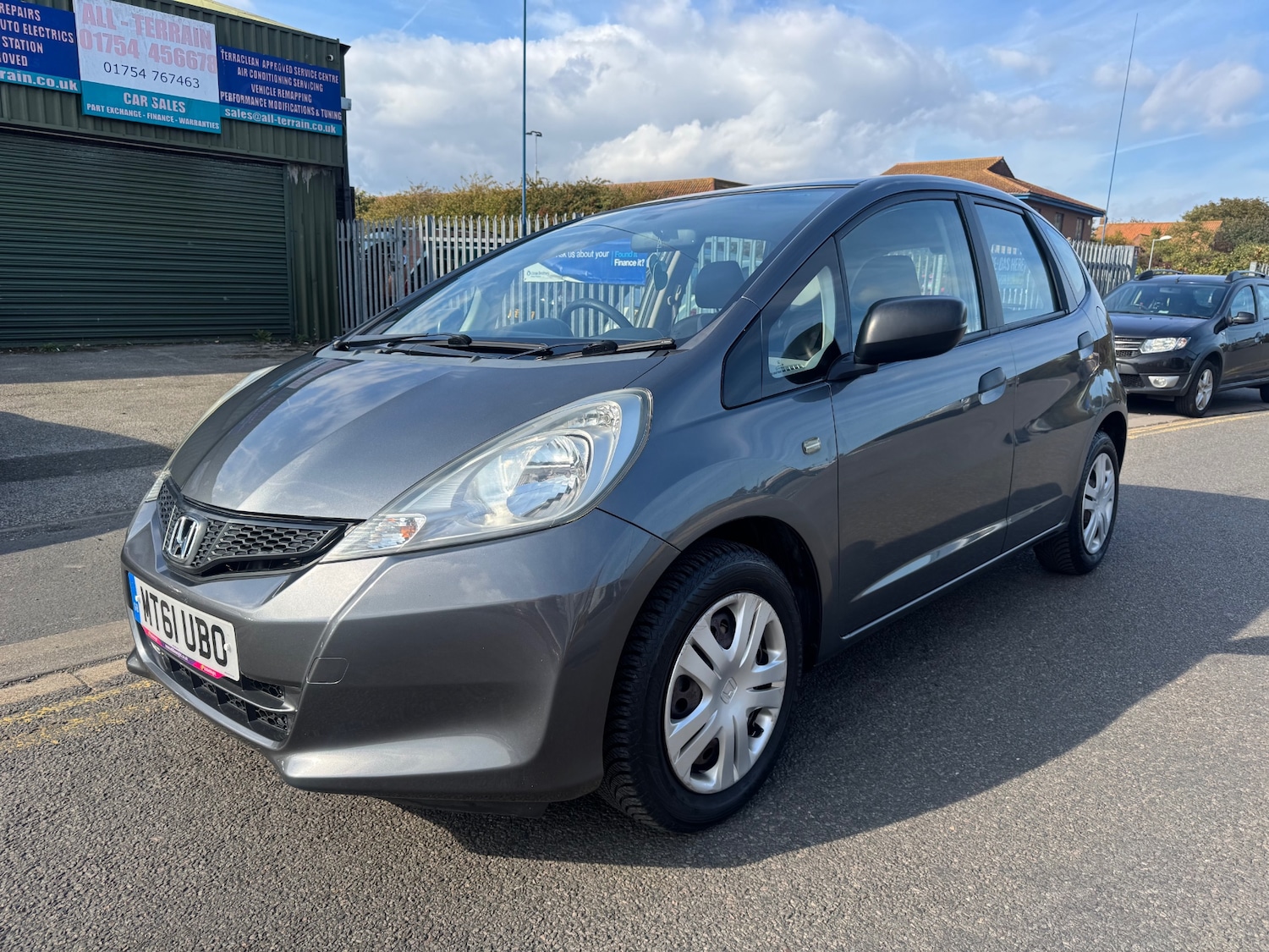 Used Honda Jazz 2011 for sale - 76102415: Photo 1