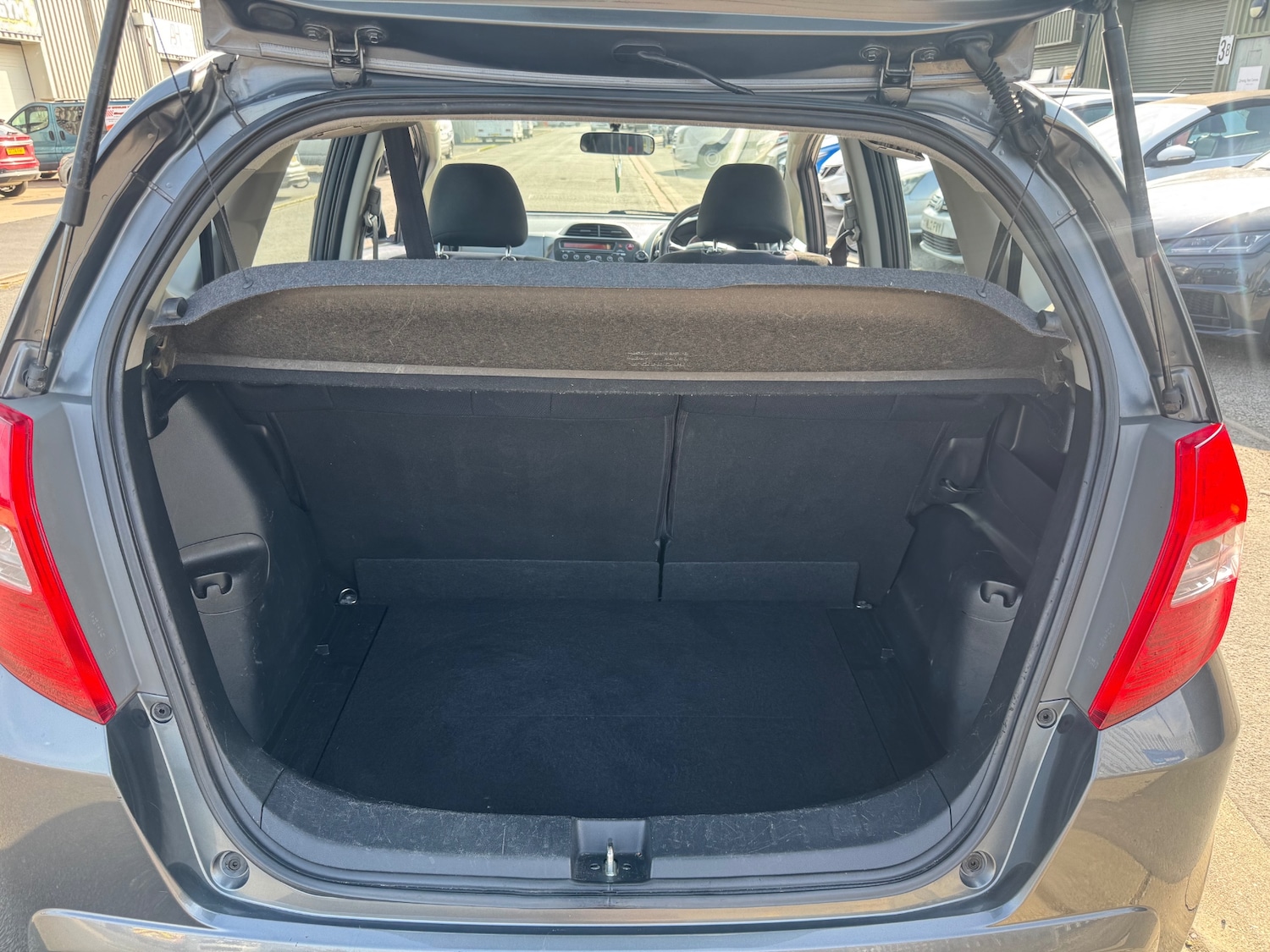 Used Honda Jazz 2011 for sale - 76102415: Photo 15