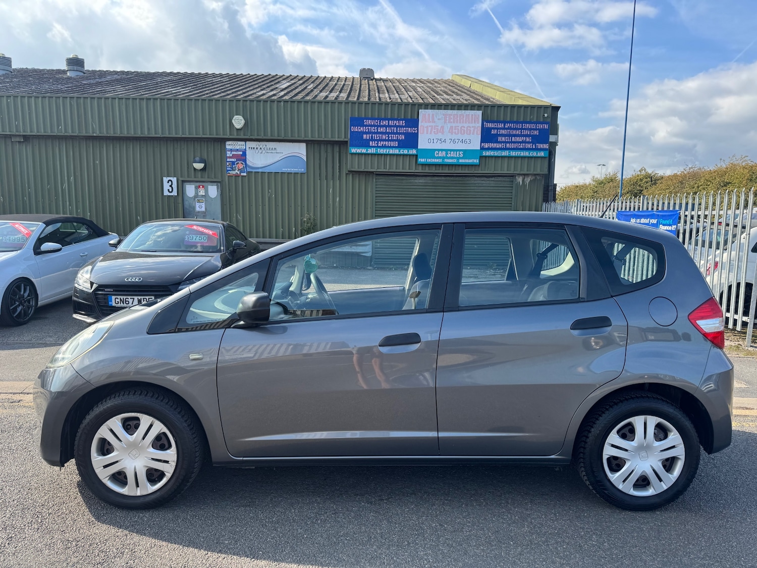 Used Honda Jazz 2011 for sale - 76102415: Photo 3