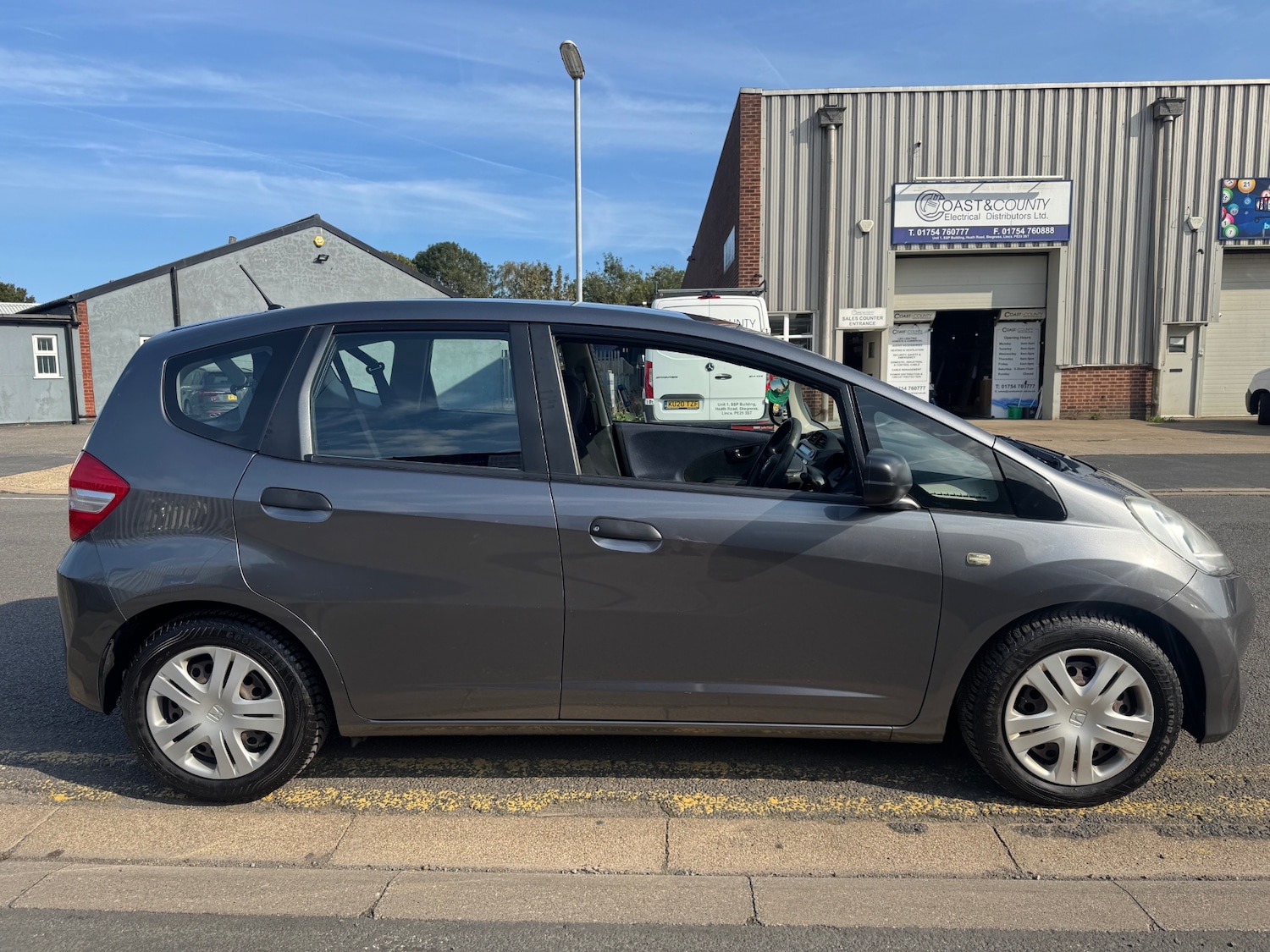 Used Honda Jazz 2011 for sale - 76102415: Photo 4