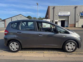 Used Honda Jazz 2011 for sale - 76102415: Photo 4