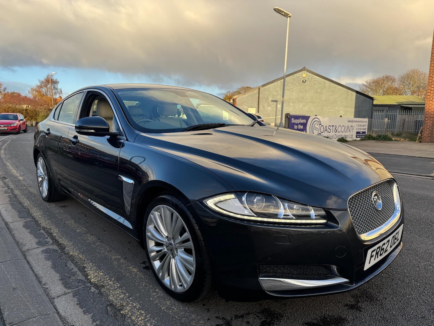 Used Jaguar XF 2013 for sale - 76600191: Photo 2