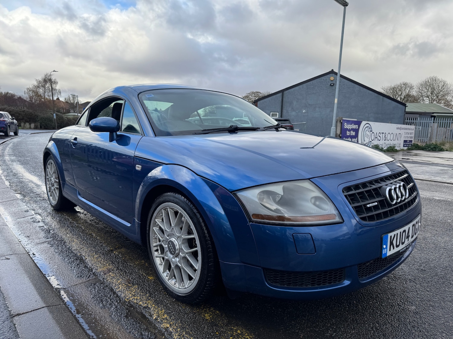 Used Audi TT 2004 for sale - 76637251: Photo 2