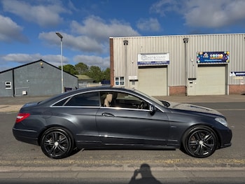 Used Mercedes-Benz E Class 2010 for sale - 76496924: Photo
