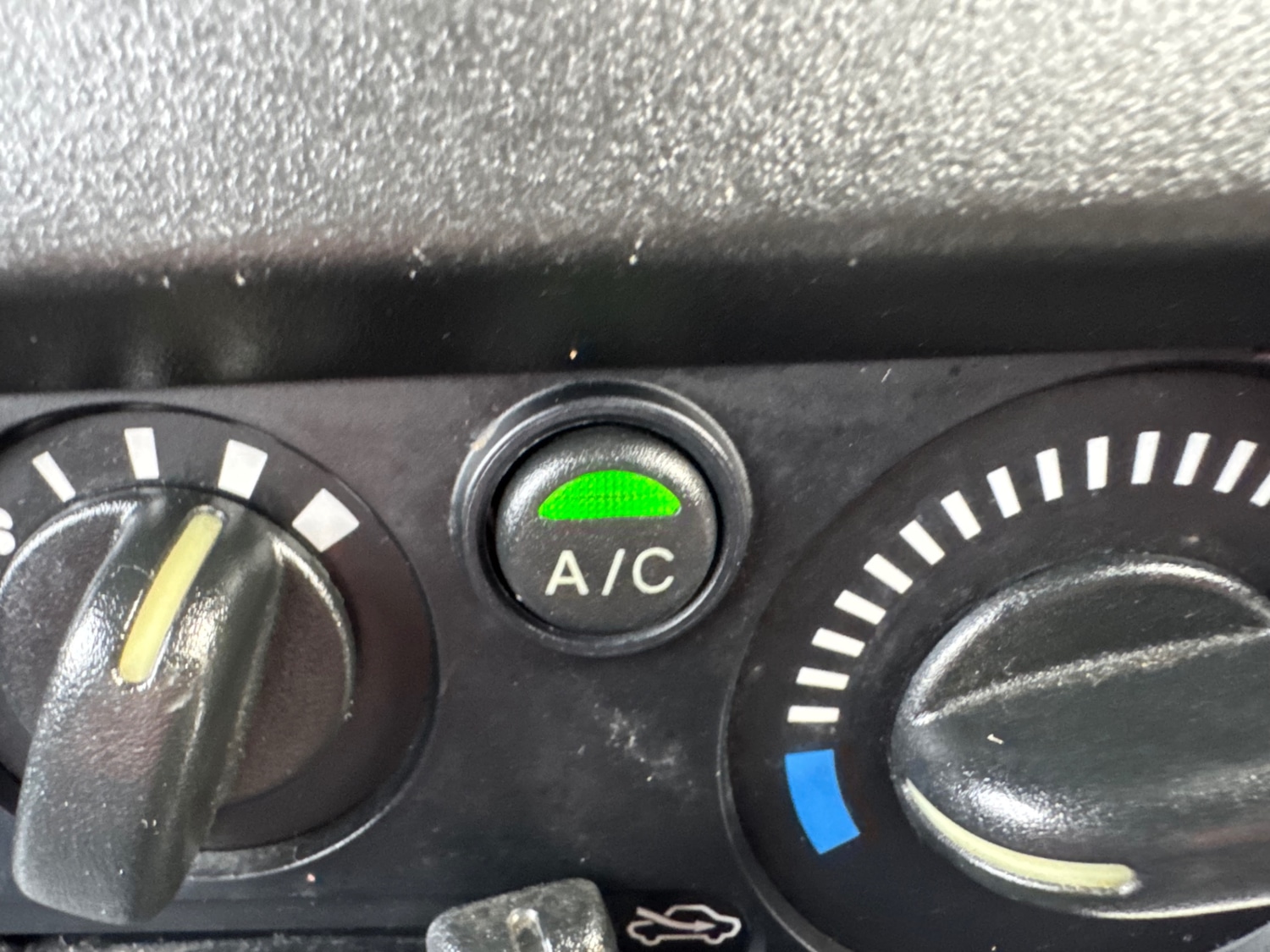 Used Suzuki Jimny 2010 for sale - 77449000: Photo 16