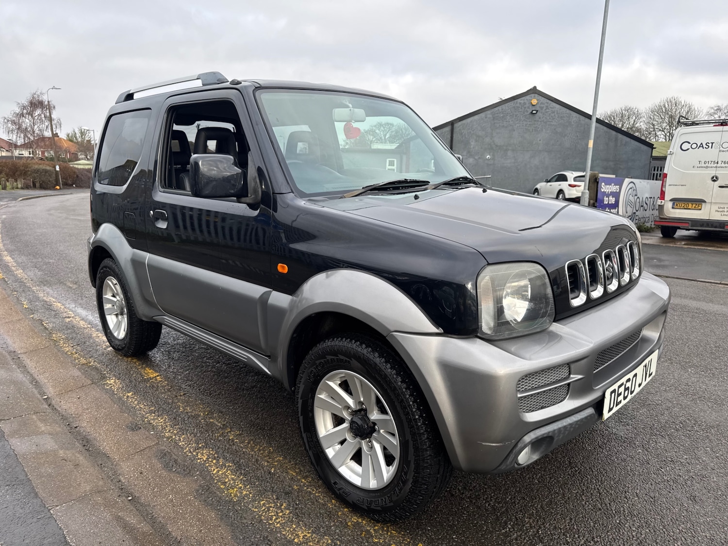 Used Suzuki Jimny 2010 for sale - 77449000: Photo 2