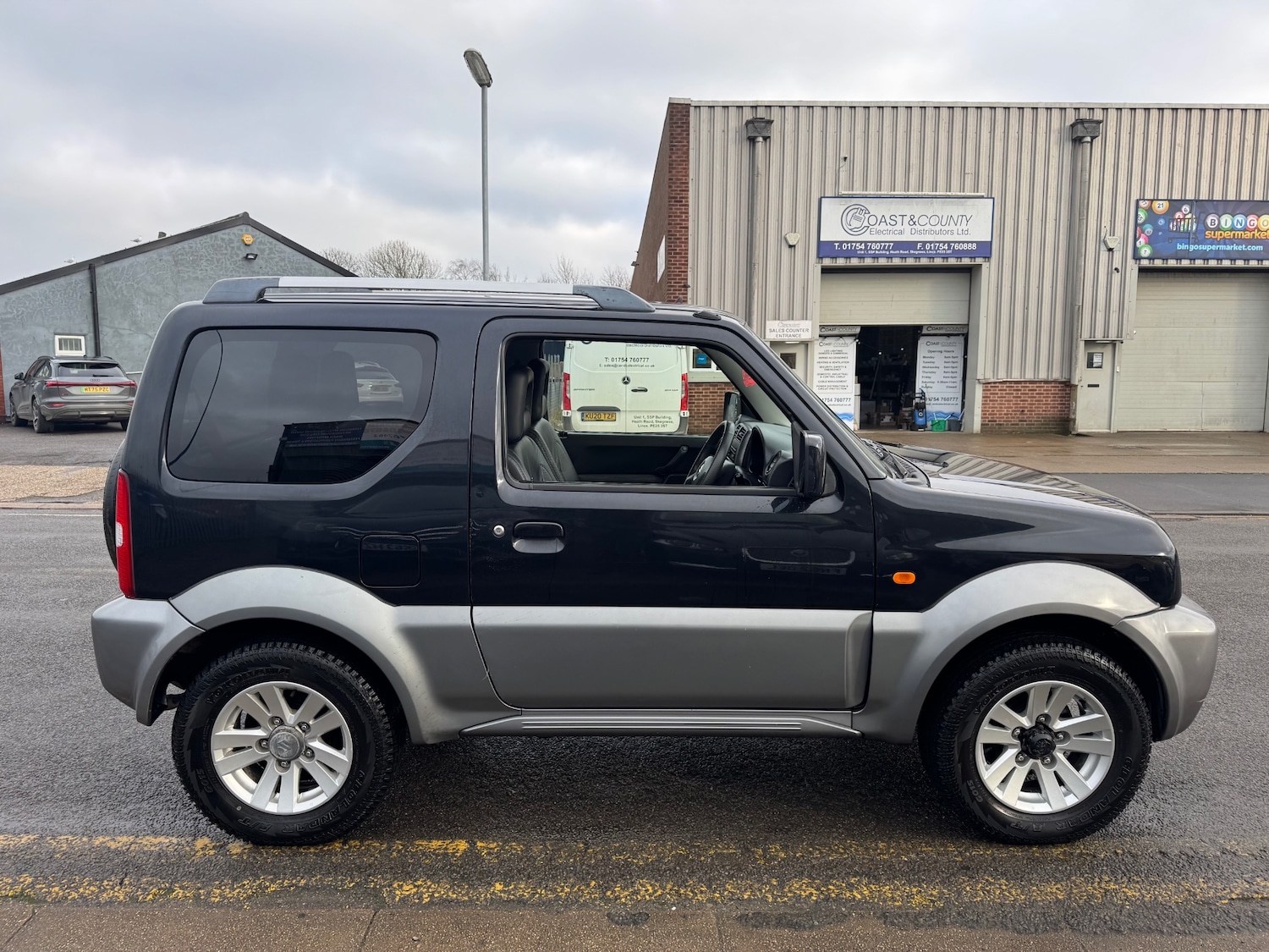 Used Suzuki Jimny 2010 for sale - 77449000: Photo 5
