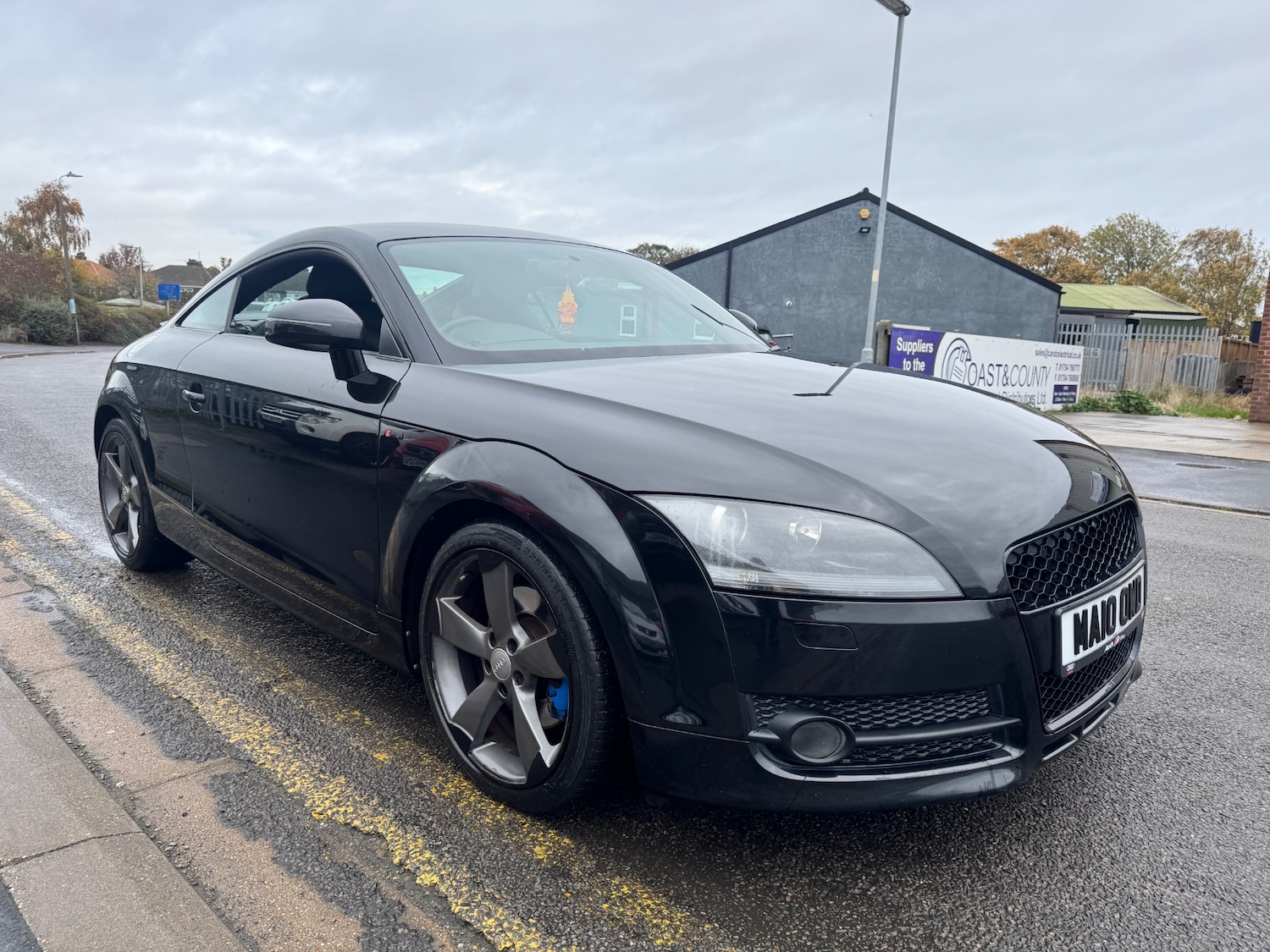 Used Audi TT 2010 for sale - 76449331: Photo 2