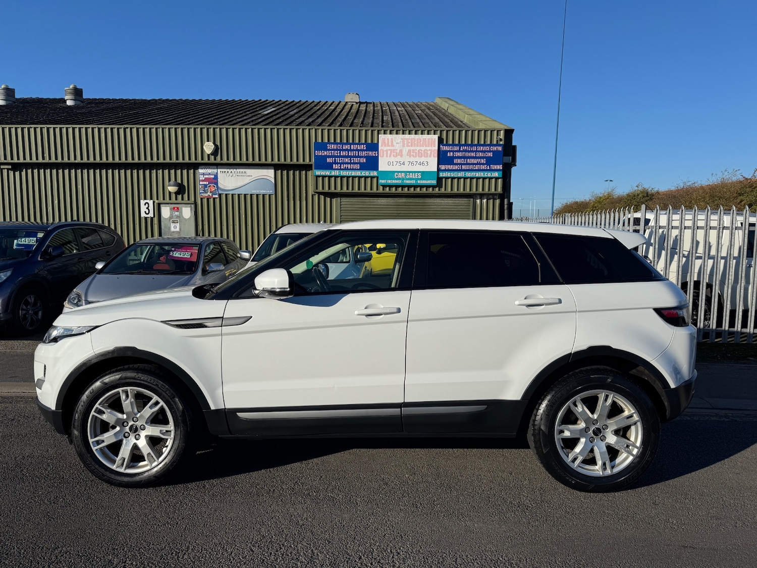 Used Land Rover Range Rover Evoque 2011 for sale - 76340790: Photo 3