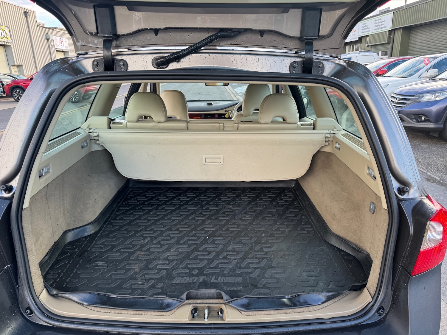 Used Volvo XC70 2008 for sale - 76356010: Photo 15