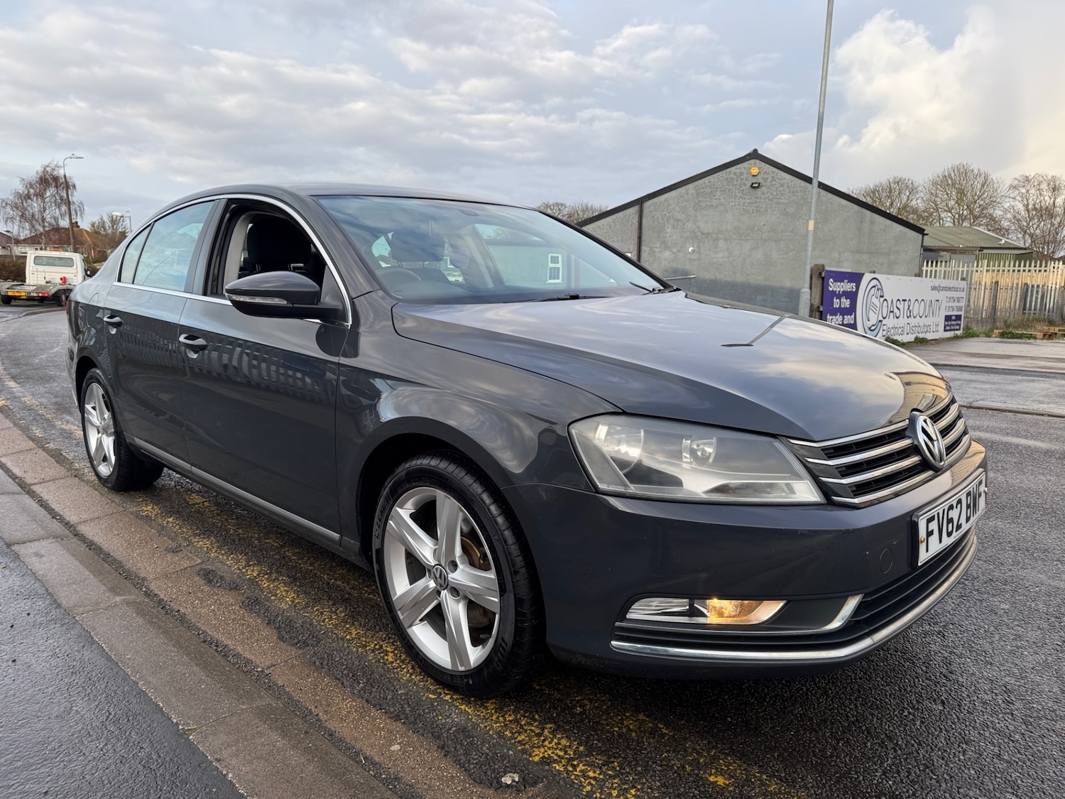 Used Volkswagen Passat 2012 for sale - 77878068: Photo 2